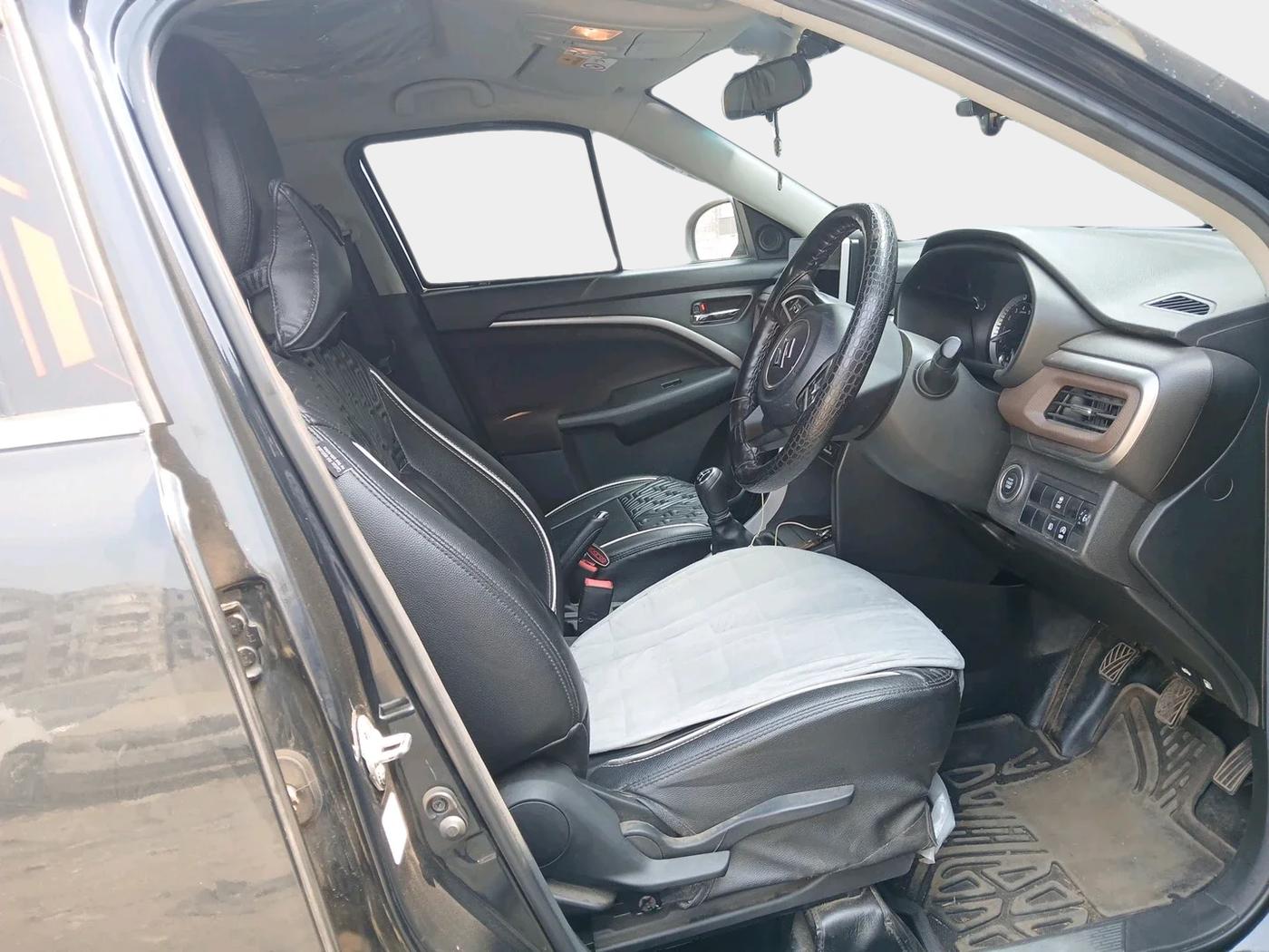 2024 Maruti BREZZA ZXI SMART HYBRID , Petrol, Manual, 26,941 km, interior