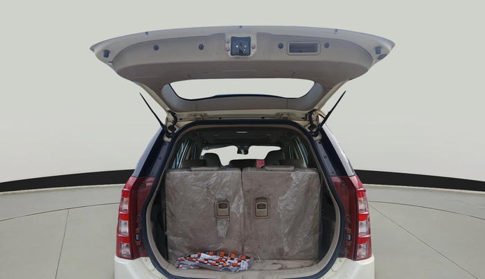 2015 Mahindra XUV500 W10, Diesel, Manual, 99,639 km, exterior