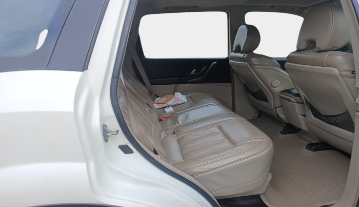 2015 Mahindra XUV500 W10, Diesel, Manual, 99,639 km, interior