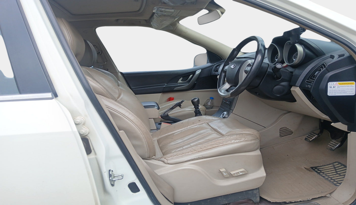 2015 Mahindra XUV500 W10, Diesel, Manual, 99,639 km, interior