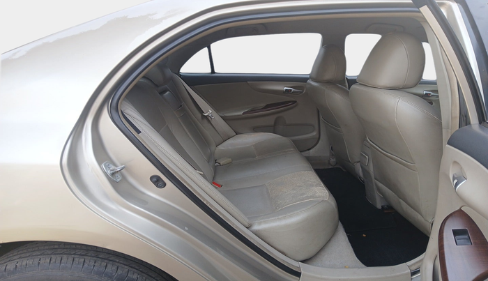 2013 Toyota Corolla Altis GL PETROL, Petrol, Manual, 1,06,404 km, interior