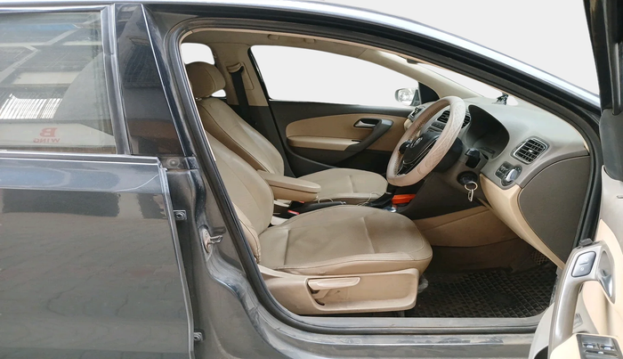 2016 Volkswagen Vento HIGHLINE 1.5 AT, Diesel, Automatic, 1,02,591 km, interior