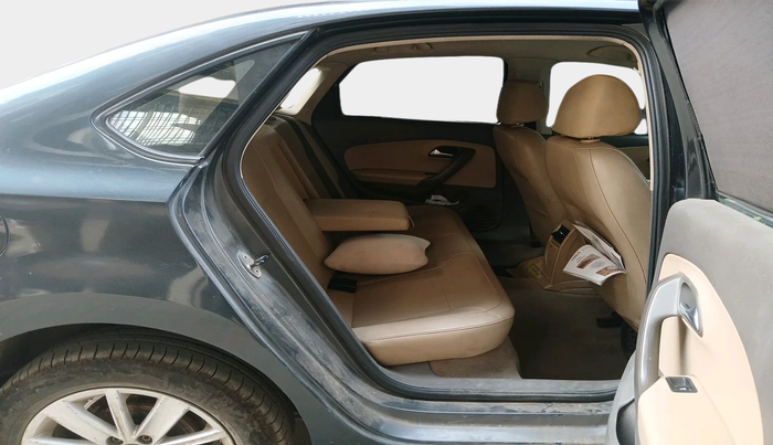 2016 Volkswagen Vento HIGHLINE 1.5 AT, Diesel, Automatic, 1,02,591 km, interior