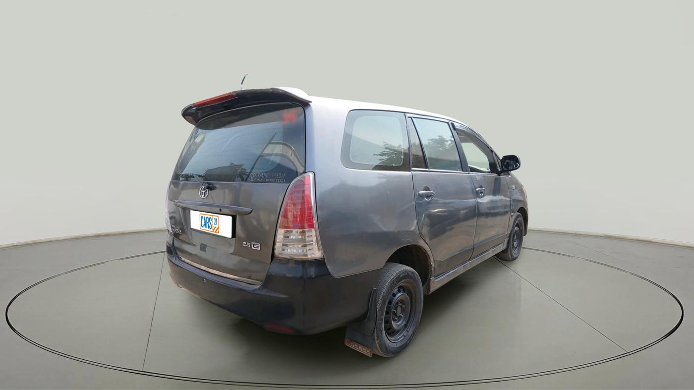 2011 Toyota Innova 2.5 G4 8 STR, Diesel, Manual, 2,68,600 km, exterior