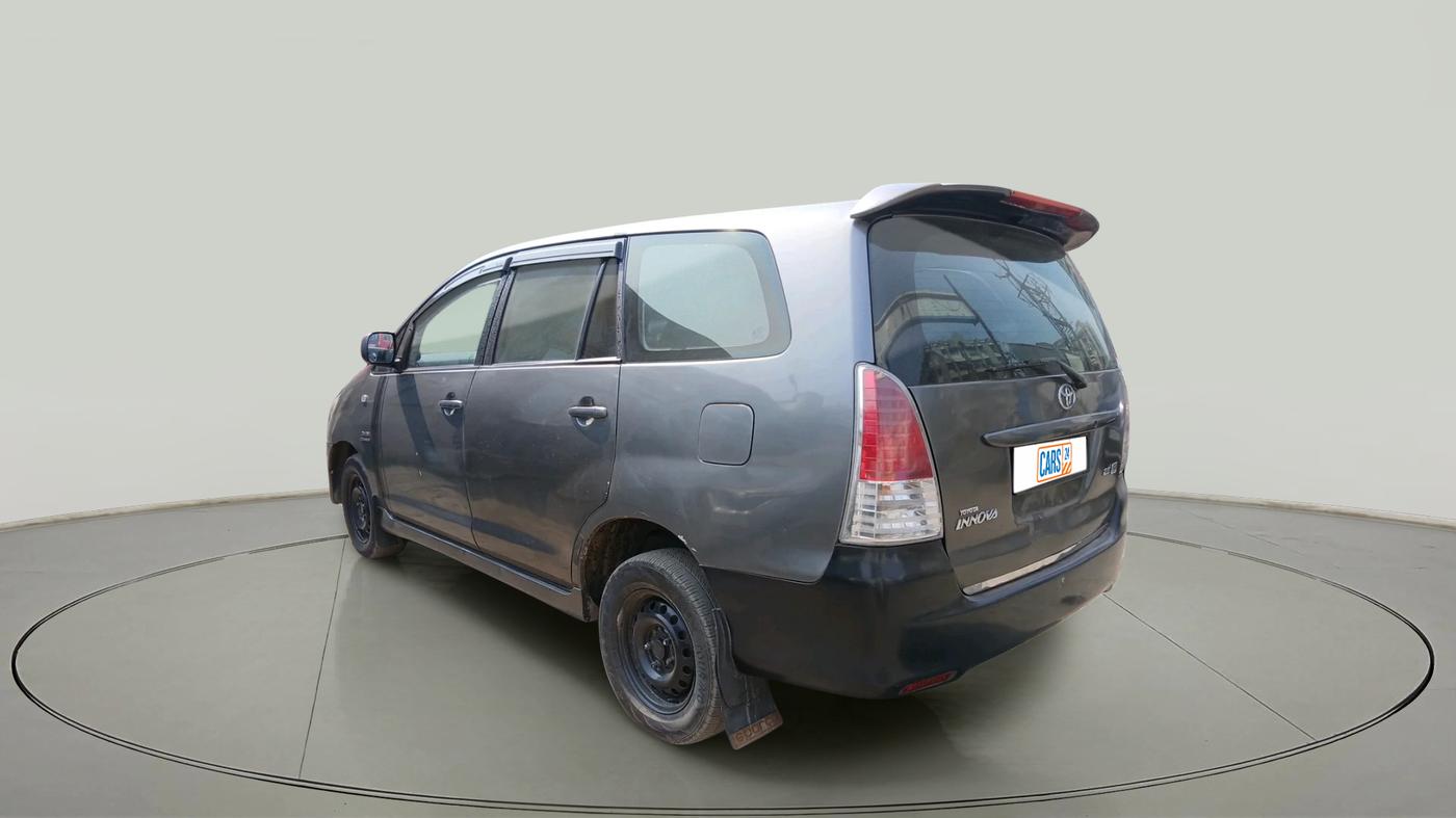 2011 Toyota Innova 2.5 G4 8 STR, Diesel, Manual, 2,68,600 km, exterior