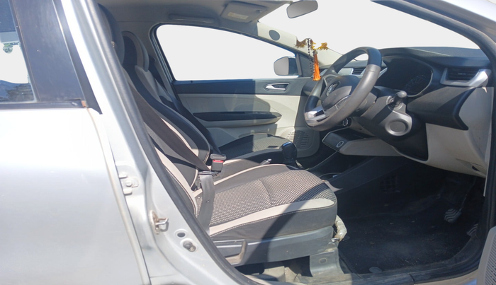 2020 Renault TRIBER RXZ AMT, Petrol, Automatic, 72,261 km, interior