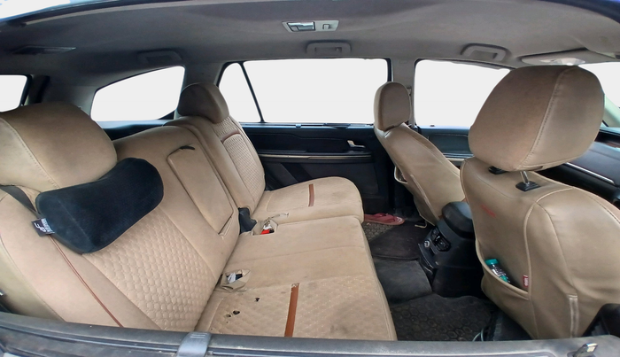 2018 Tata Hexa XM 4X2 7 STR, Diesel, Manual, 1,99,330 km, interior