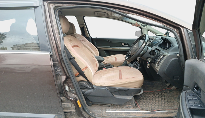 2018 Tata Hexa XM 4X2 7 STR, Diesel, Manual, 1,99,330 km, interior