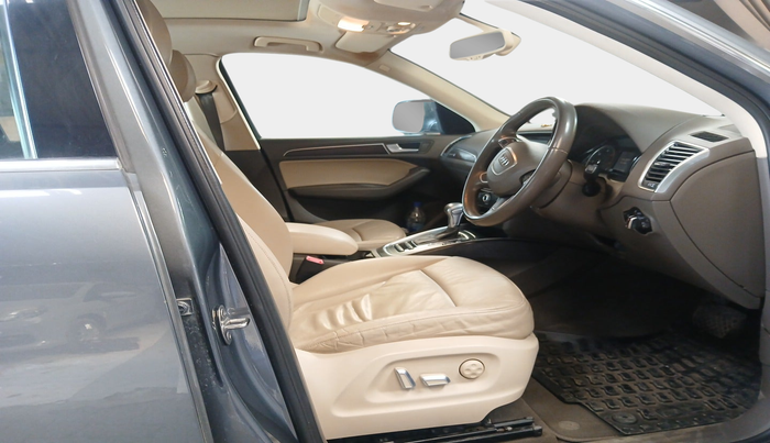 2015 Audi Q5 30 TDI PREMIUM, Diesel, Automatic, 65,147 km, interior