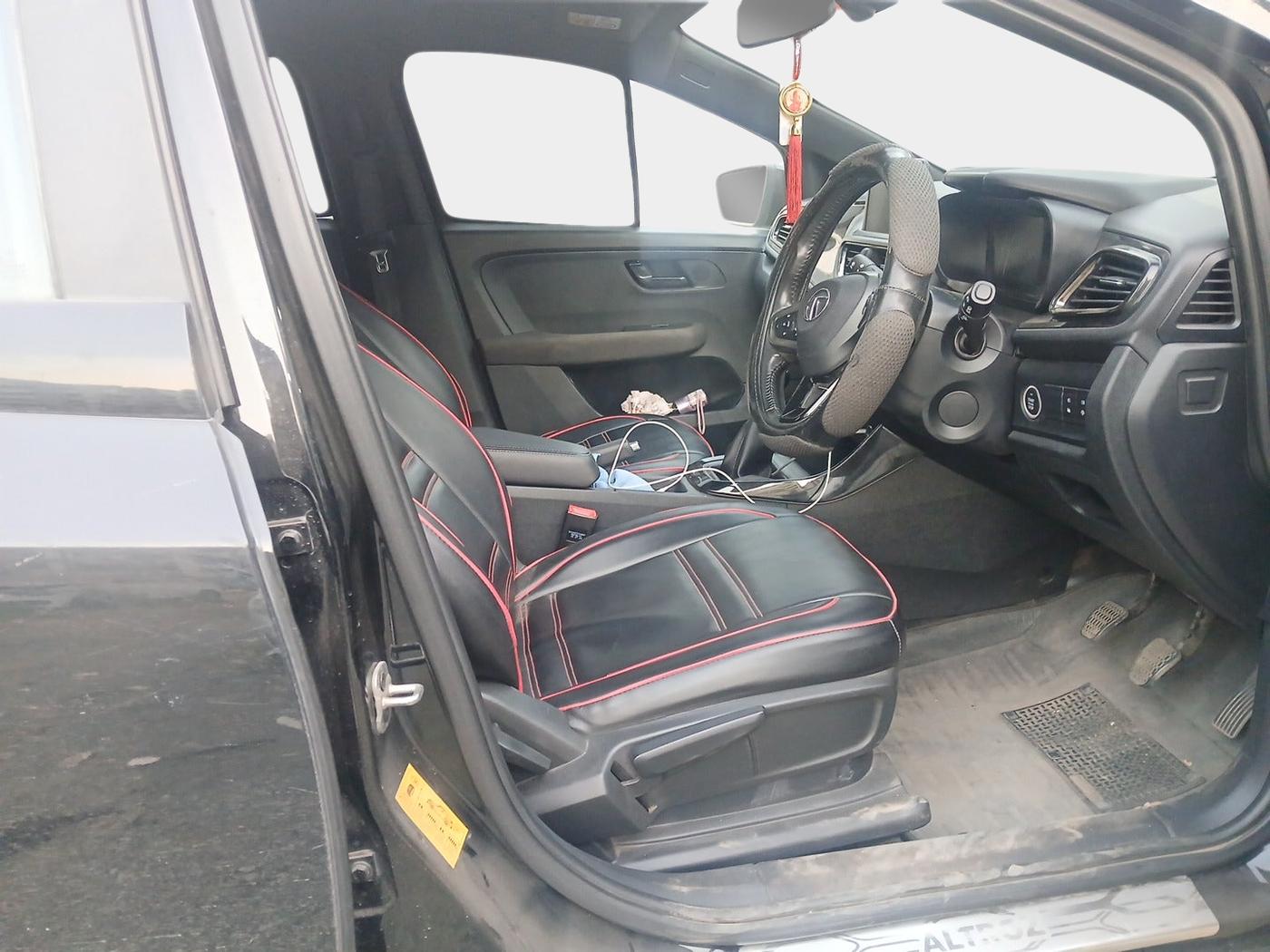 2023 Tata ALTROZ XZ Plus (S) Dark Edition, Petrol, Manual, 33,550 km, interior