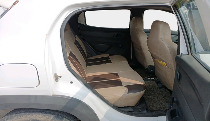 2016 Renault Kwid RXT 0.8, Petrol, Manual, 1,22,357 km, interior