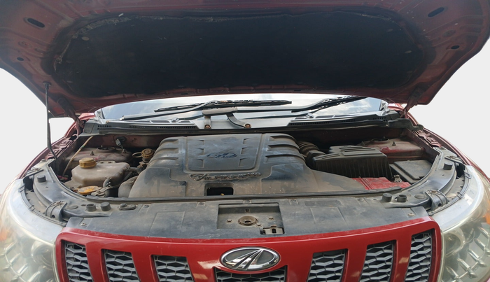 2014 Mahindra XUV500 W8, Diesel, Manual, 1,73,088 km, exterior