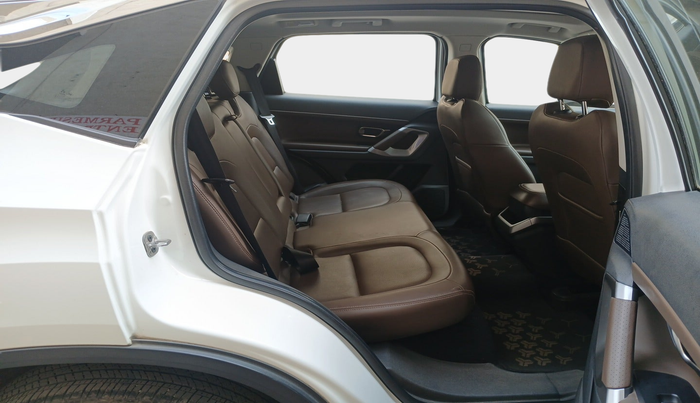 2020 Tata Harrier XZA PLUS 2.0L, Diesel, Automatic, 1,22,121 km, interior