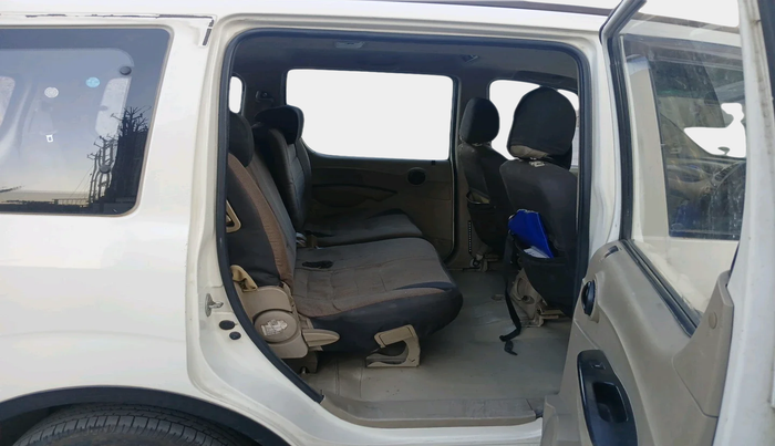 2015 Mahindra Xylo D4, Diesel, Manual, 2,51,184 km, interior