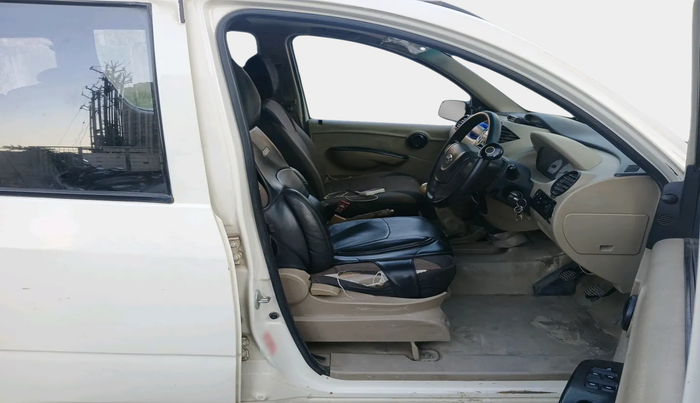 2015 Mahindra Xylo D4, Diesel, Manual, 2,51,184 km, interior