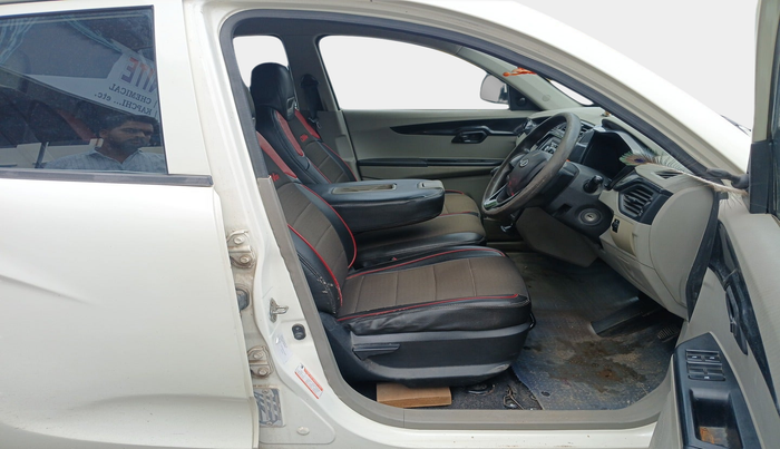 2017 Mahindra Kuv100 K4 6 STR, Petrol, Manual, 48,510 km, interior