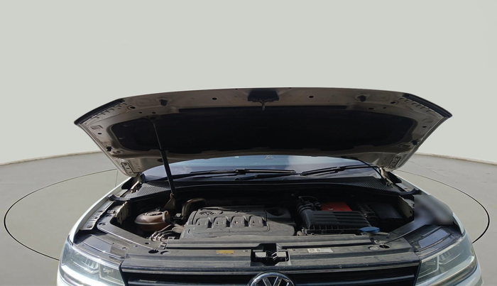 2018 Volkswagen TIGUAN HIGHLINE TDI AT, Diesel, Automatic, 2,06,570 km, exterior