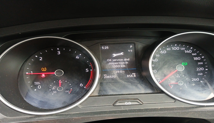 2018 Volkswagen TIGUAN HIGHLINE TDI AT, Diesel, Automatic, 2,06,570 km, interior