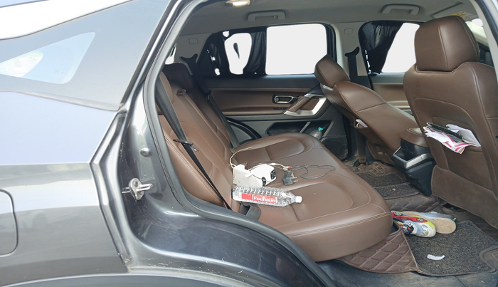 2019 Tata Harrier XZ 2.0L, Diesel, Manual, 2,74,355 km, interior