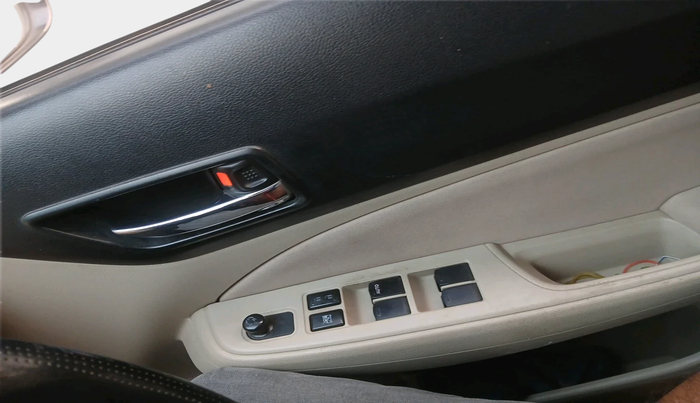 2018 Maruti Dzire VDI, Diesel, Manual, 1,40,056 km, interior