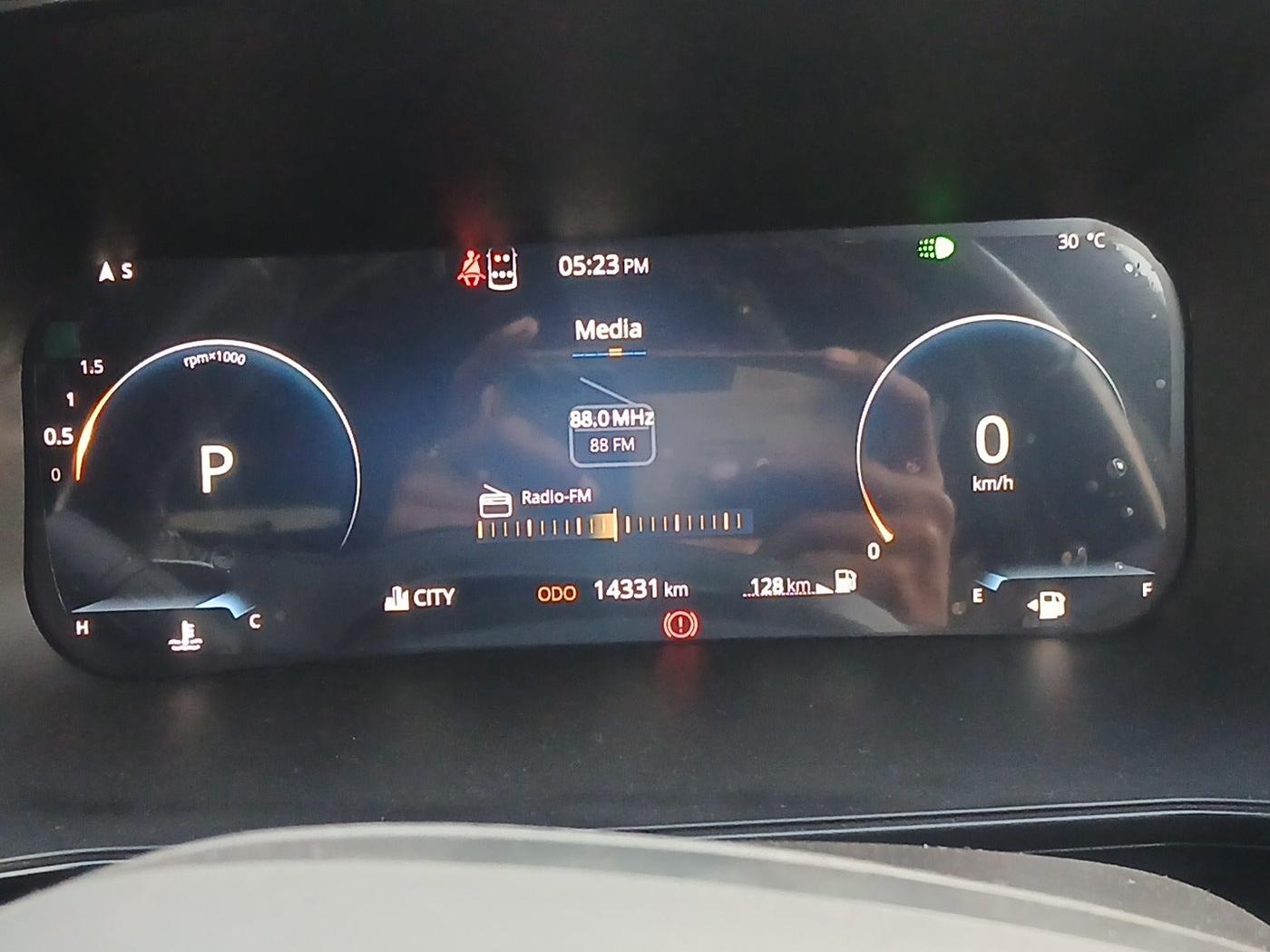 2023 Tata Safari ADVENTURE PLUS DARK EDITION AT, Diesel, Automatic, 14,331 km, interior
