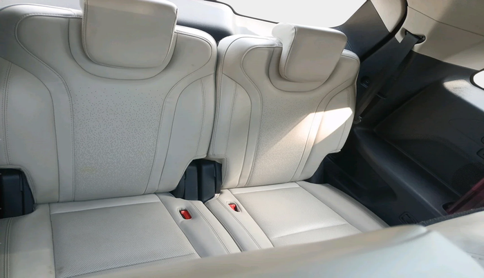 2025 Mahindra XUV700 AX 7 D AT 7 STR, Diesel, Automatic, 13,218 km, interior