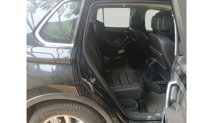 2018 Volkswagen TIGUAN HIGHLINE TDI AT, Diesel, Automatic, 1,51,207 km, interior