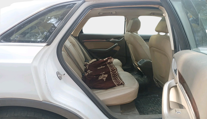 2012 Audi Q3 2.0 QUATTRO TDI AT, Diesel, Automatic, 1,59,617 km, interior