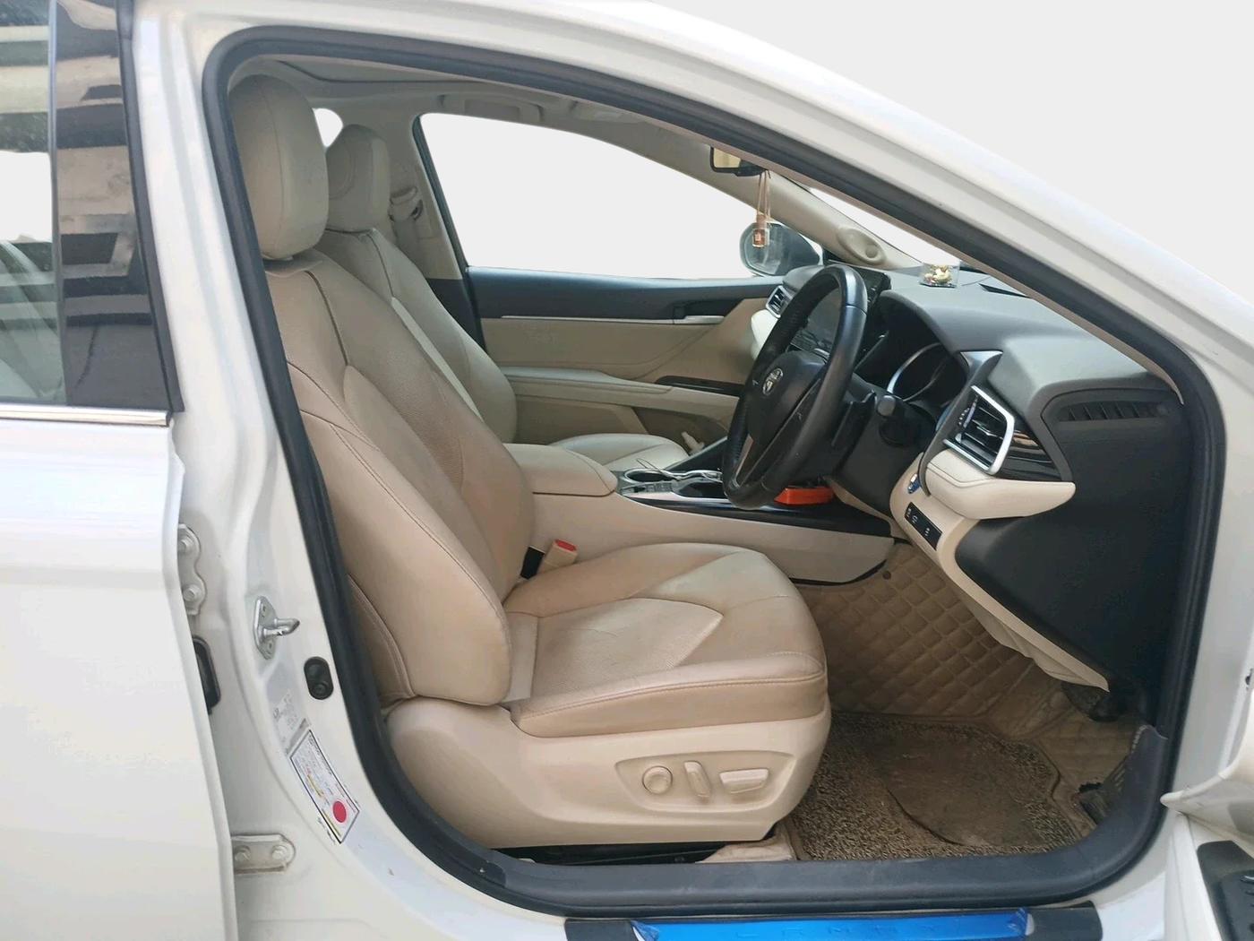 2023 Toyota Camry HYBRID, Hybrid, Automatic, 48,853 km, interior