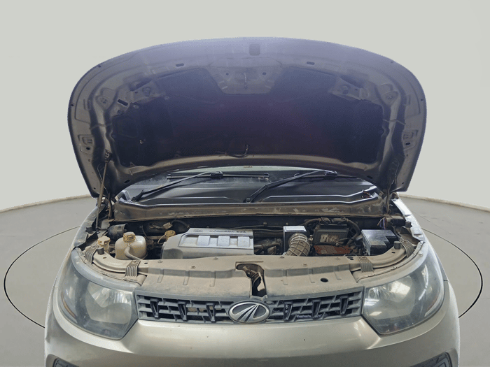 2017 Mahindra Kuv100 K2 6 STR, Petrol, Manual, 92,087 km, exterior