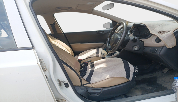 2013 Hyundai Grand i10 MAGNA 1.1 CRDI, Diesel, Manual, 1,92,389 km, interior
