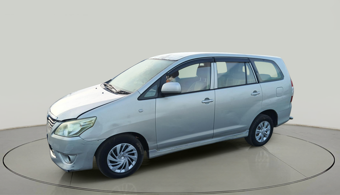 2013 Toyota Innova 2.5 GX 8 STR, Diesel, Manual, 2,25,193 km, exterior