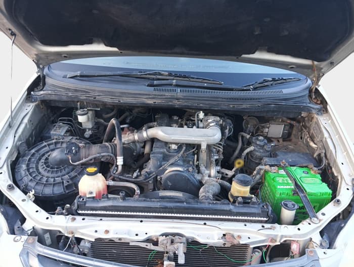 2013 Toyota Innova 2.5 GX 8 STR, Diesel, Manual, 2,25,193 km, exterior