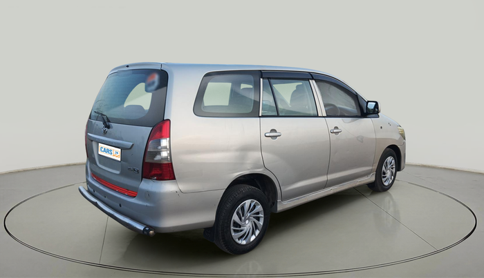 2013 Toyota Innova 2.5 GX 8 STR, Diesel, Manual, 2,25,193 km, exterior