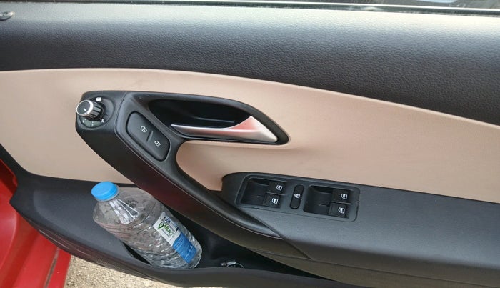 2015 Volkswagen Polo HIGHLINE1.5L, Diesel, Manual, 2,48,292 km, interior