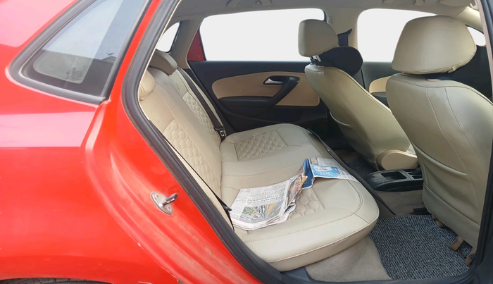 2015 Volkswagen Polo HIGHLINE1.5L, Diesel, Manual, 2,48,292 km, interior