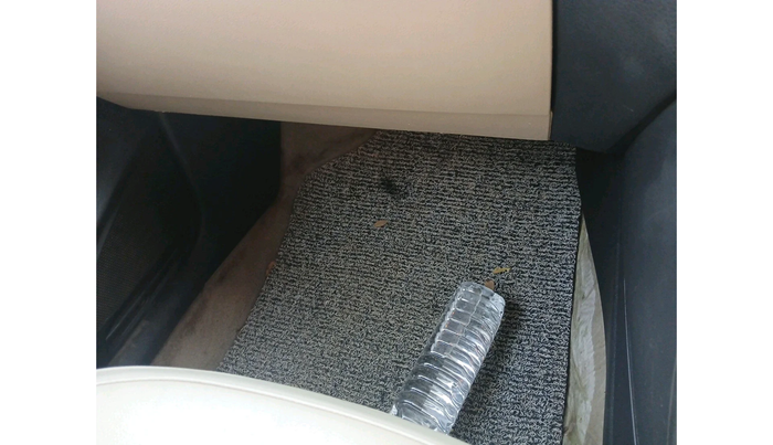 2015 Volkswagen Polo HIGHLINE1.5L, Diesel, Manual, 2,48,292 km, interior