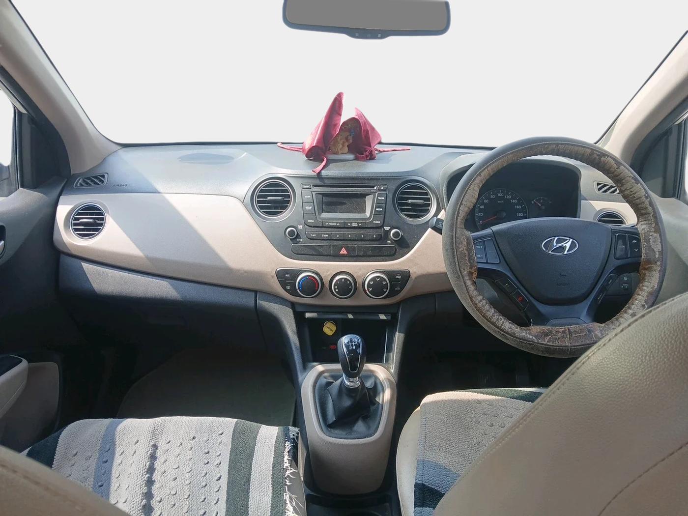 2016 Hyundai Xcent SX 1.1 CRDI, Diesel, Manual, 1,28,772 km, interior
