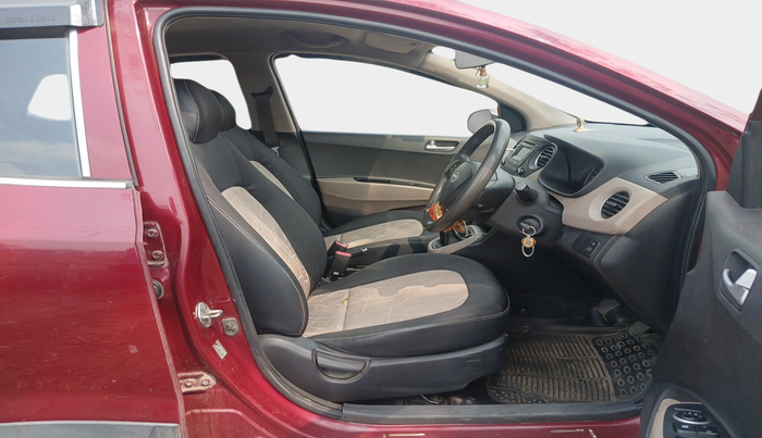 2015 Hyundai Grand i10 SPORTZ 1.2 KAPPA VTVT, Petrol, Manual, 1,35,797 km, interior