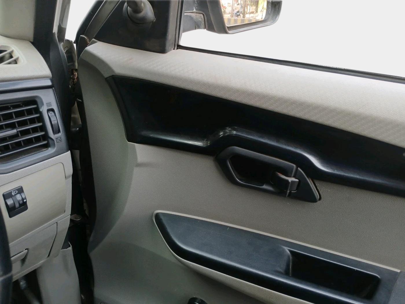 2016 Mahindra Kuv100 K2 6 STR, Petrol, Manual, 76,000 km, interior