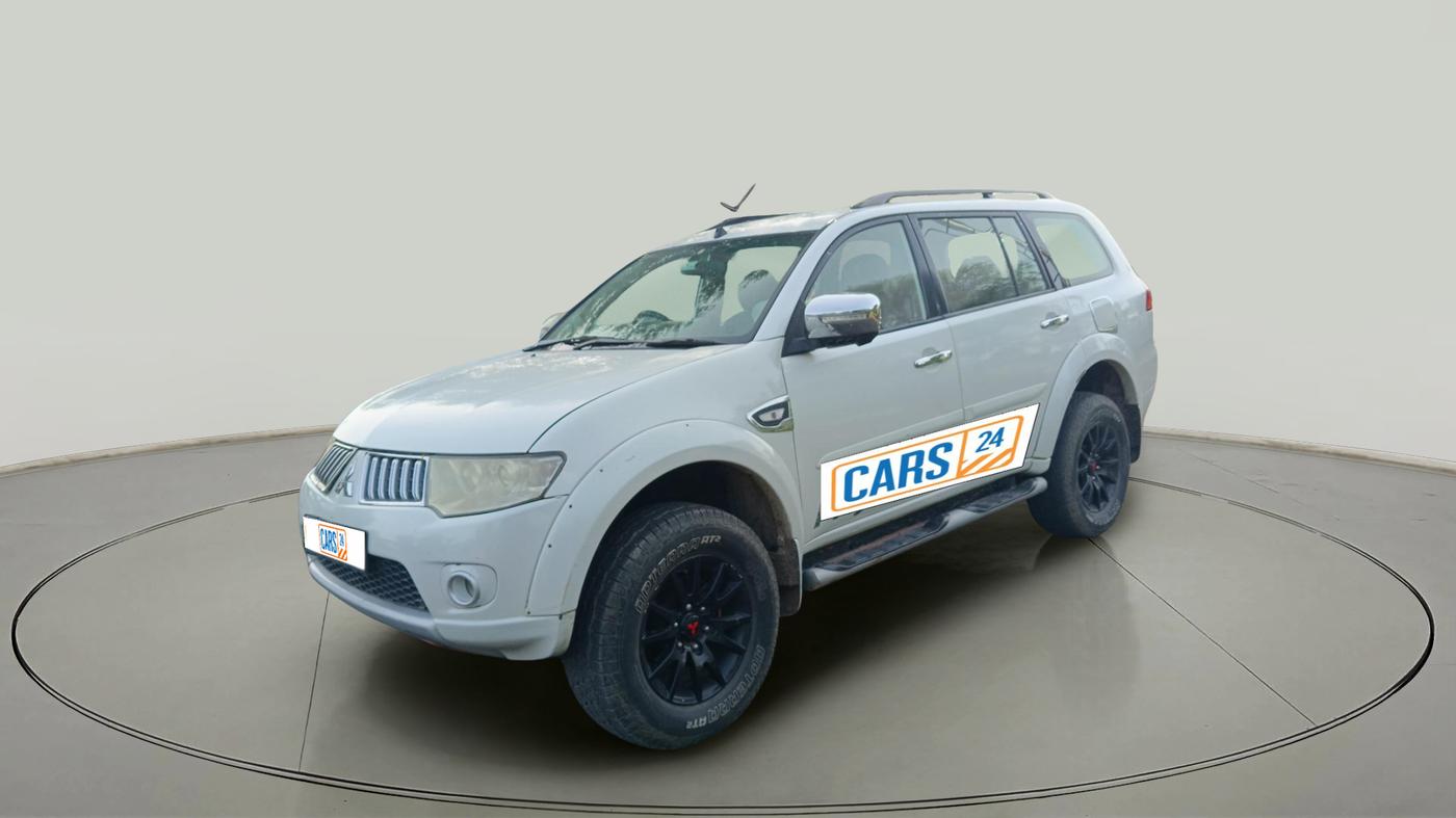 2012 Mitsubishi Pajero Sport 2.5 MT 4X4, Diesel, Manual, 1,21,185 km, exterior