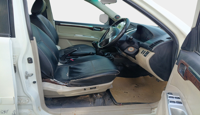 2012 Mitsubishi Pajero Sport 2.5 MT 4X4, Diesel, Manual, 1,21,185 km, interior