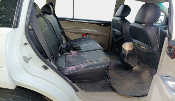 2012 Mitsubishi Pajero Sport 2.5 MT 4X4, Diesel, Manual, 1,21,185 km, interior