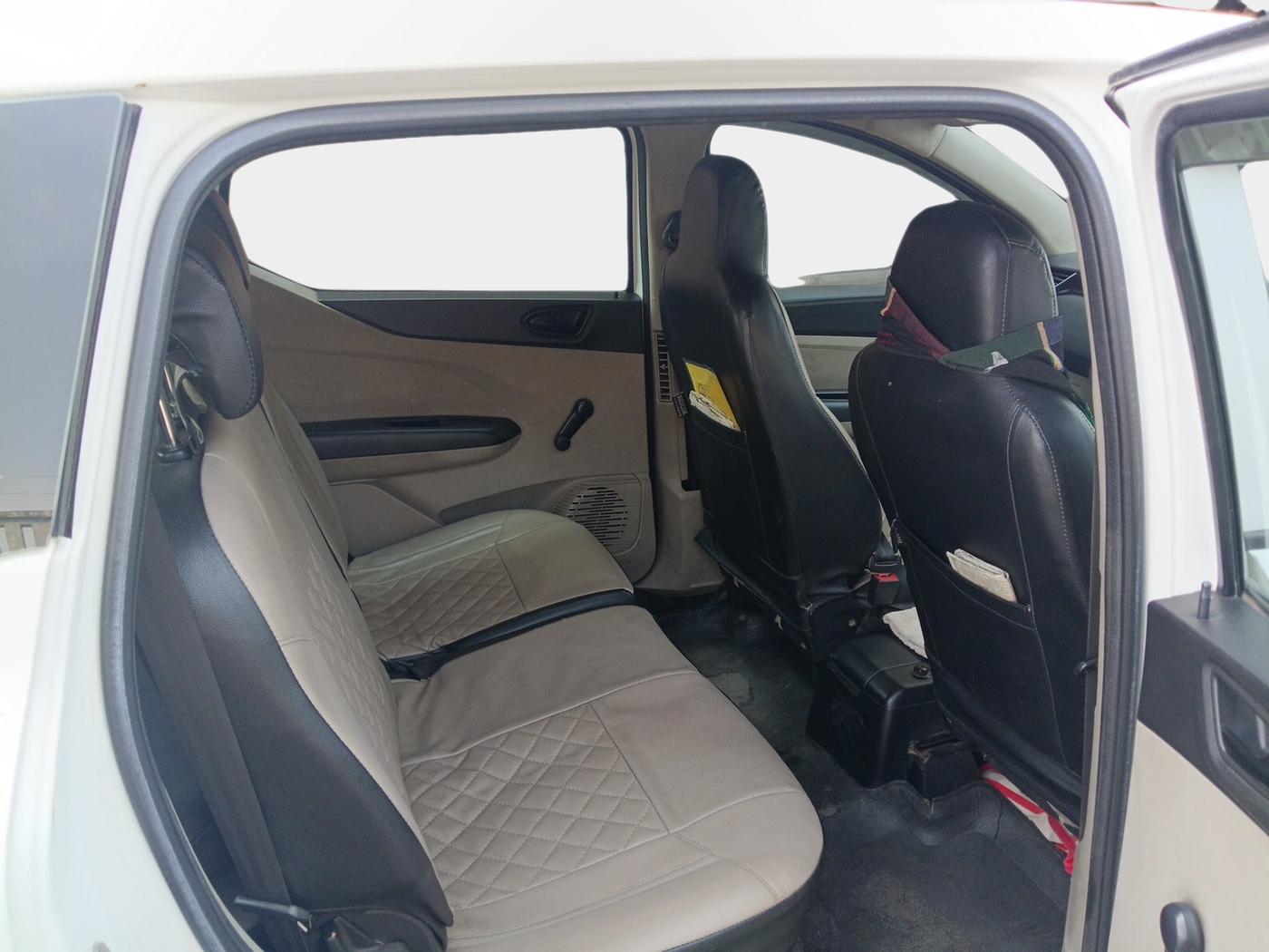 2019 Renault TRIBER RXL MT, Petrol, Manual, 2,89,287 km, interior