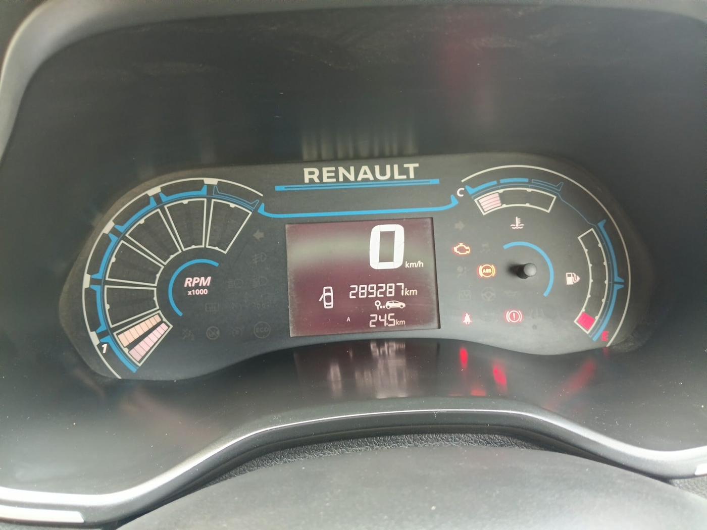 2019 Renault TRIBER RXL MT, Petrol, Manual, 2,89,287 km, interior