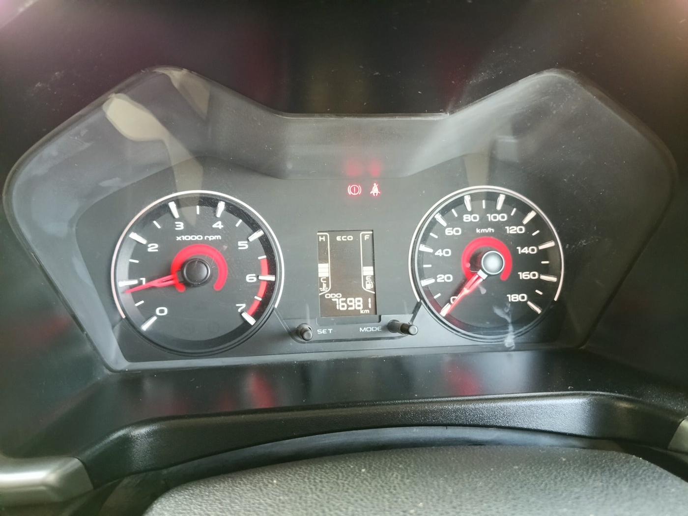 2018 Mahindra KUV 100 NXT K8 D 6 STR, Diesel, Manual, 77,000 km, interior