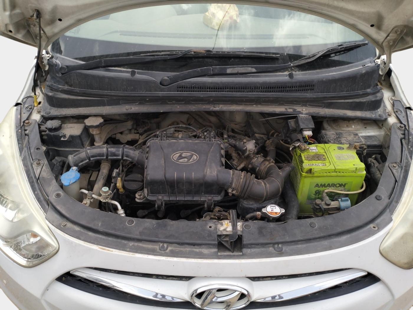 2015 Hyundai i10 SPORTZ 1.1, Petrol, Manual, 2,22,917 km, exterior
