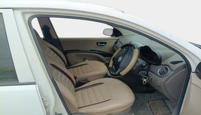 2016 Hyundai i10 SPORTZ 1.2, Petrol, Manual, 80,026 km, interior