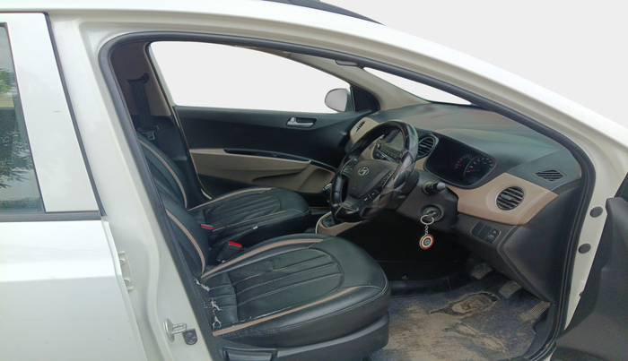 2017 Hyundai Grand i10 SPORTZ 1.2 KAPPA VTVT, Petrol, Manual, 1,36,575 km, interior