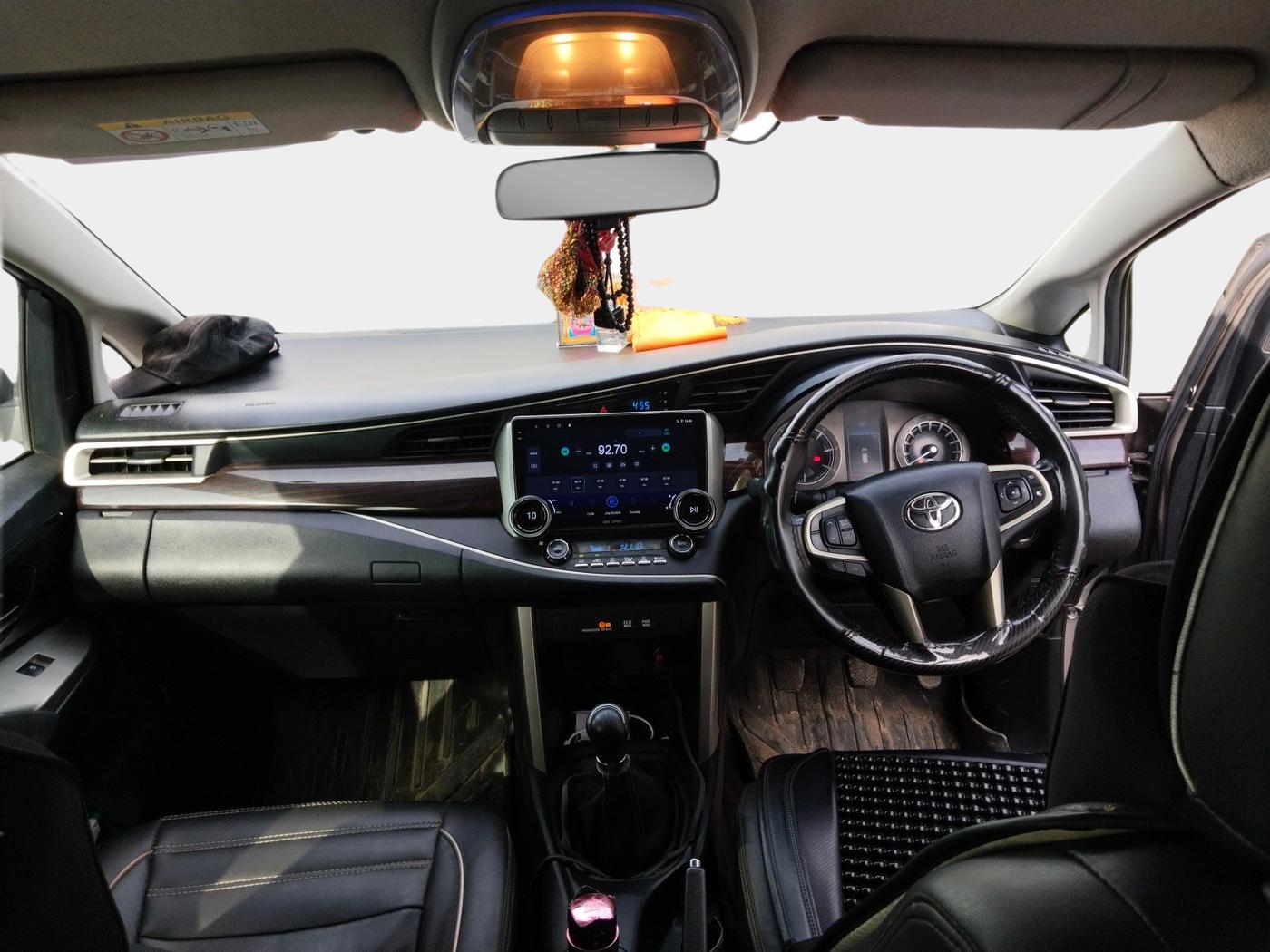 2018 Toyota Innova Crysta 2.4 VX 8 STR, Diesel, Manual, 1,28,891 km, interior
